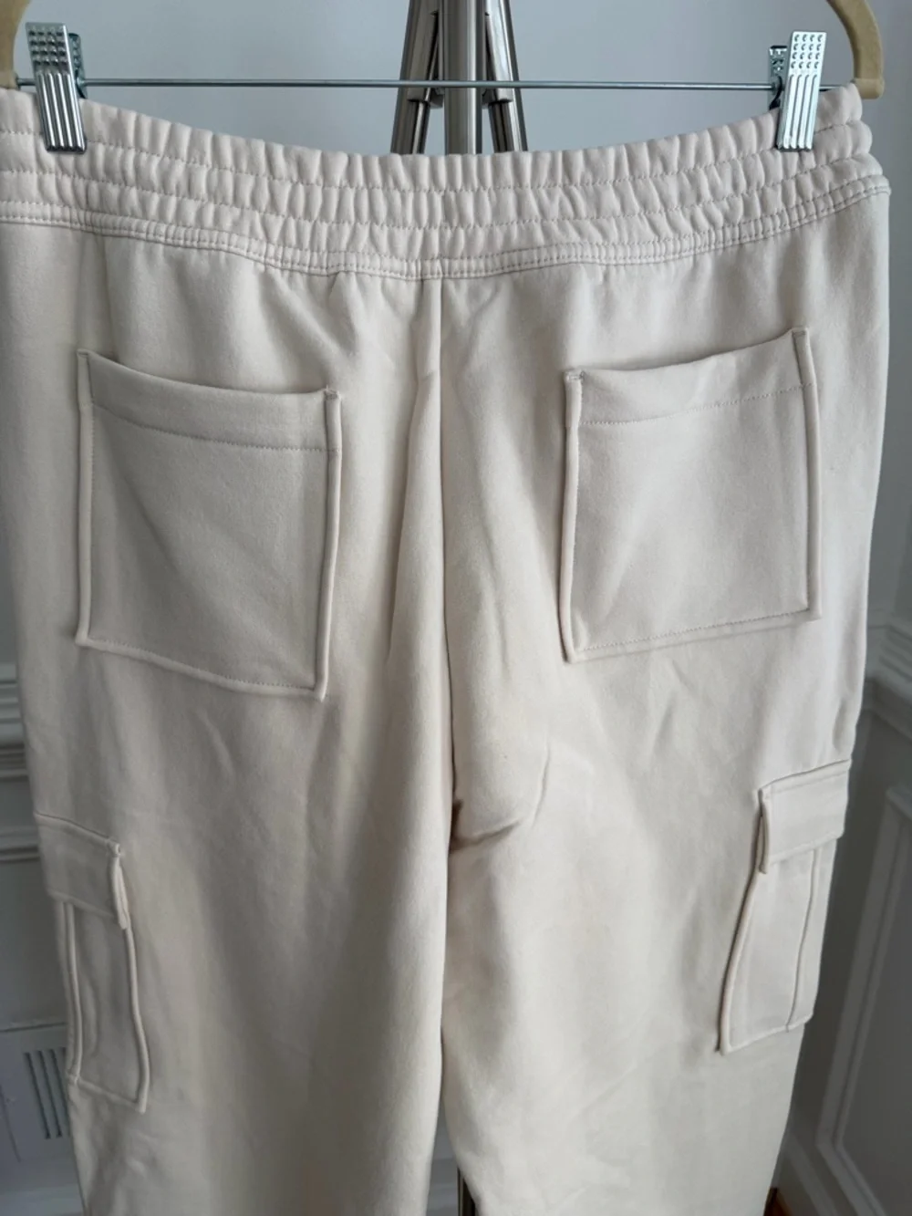 NWT Athleta Forever Fleece High Rise Cargo Jogger Bone Size Medium - Picture 8 of 11